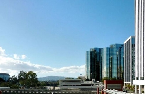 Waterfront Condo | WEST OCEAN TOWERS Long Bch Condo 2Bed/2BA/Sunny/Balcony/Pool/Gym/BEST BUILDING!