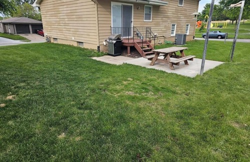 Millard House | West Omaha home. clean, nice & safe ! Near a park