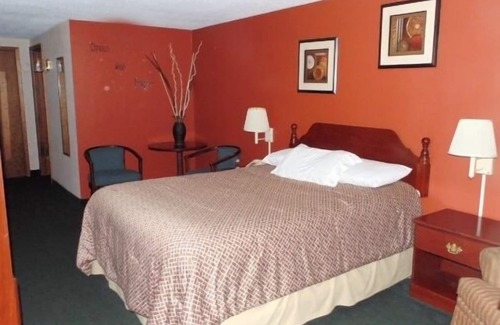 Sandusky Hotel | West Park Inn