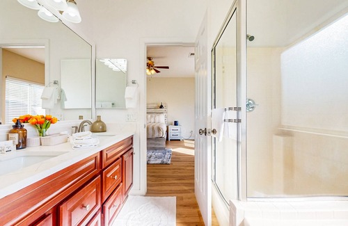 Coldwater Springs House | West Phoenix home with enclosed yard, patio, BBQ, & updated interior