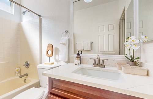 Coldwater Springs House | West Phoenix home with enclosed yard, patio, BBQ, & updated interior