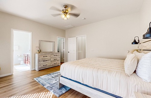 Coldwater Springs House | West Phoenix home with enclosed yard, patio, BBQ, & updated interior