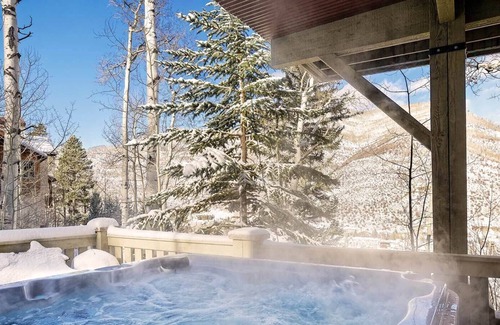 Highland Meadows House | West Pine Chalet | 5 Min from Ski Runs w/Hot Tub