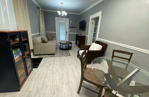 Rosedale Apartment | West Plaza Cozy Comfort Unit A