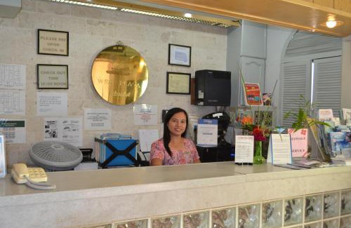 Koror Hotel | West Plaza Desekel