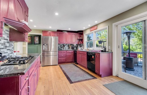 Cornwall House | West Point Summer - Jacuzzi, Pool, Event Friendly