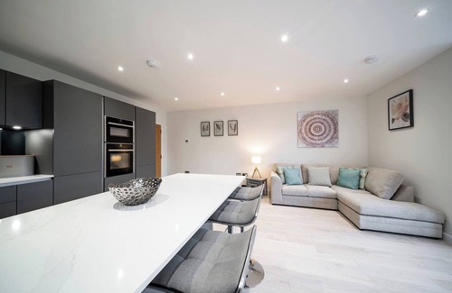 Broughty Ferry Apartment | West Queen Street Apt - The Luxe Life