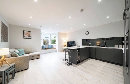 Broughty Ferry Apartment | West Queen Street Apt - The Luxe Life