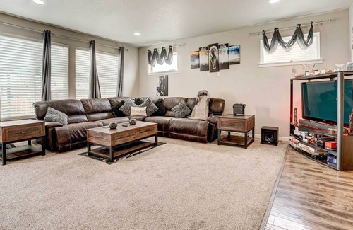 West Richland House | West Richland House: Home Gym & Fire Pit!