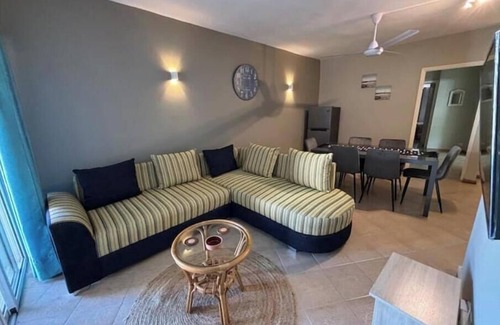 La Mivoie Apartment | West Riviera - nCentrally Located Apartment close to the beach with breakfast.