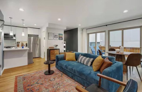 North Admiral House | West Seattle Getaway Near Alki Beach & Water Taxi