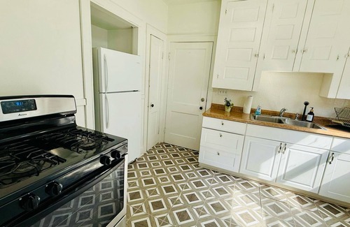 Cleveland Apartment | West Side Apartment for 4 & Pets Welcome