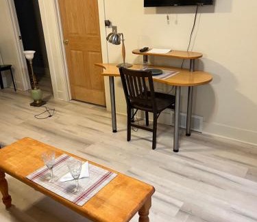 Westside Connection Apartment | West Side Grand Rapids 2 room apartment close to everything