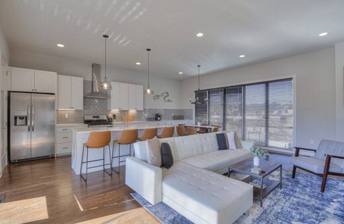 Nashville House | West Side Townhome Close To Downtown!