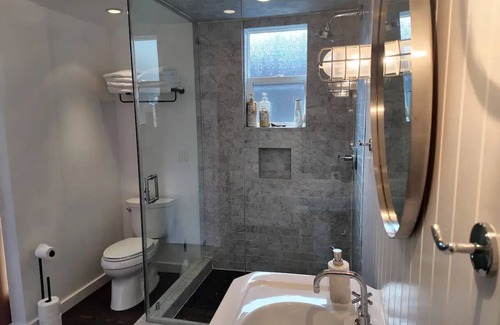 Downtown San Francisco House | West SOMA Oasis - Apartment and Studio