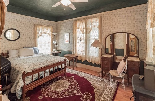 Crescent City House | West Stella Lake House With Outdoor Pool Table & Fireplace 3 Bedroom Residence by Redawning