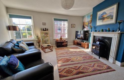 Wimborne Apartment | West Street Apartments - Flat 1