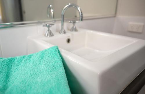 Caversham Bed & Breakfast | West Swan B&B