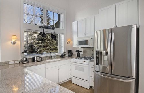 Intermountain House | West Vail Home | Steps to Bus | 5 Mins to Vail Village | Stephen's Park
