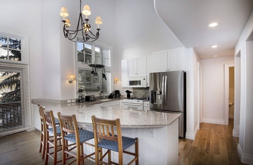 Intermountain House | West Vail Home | Steps to Bus | 5 Mins to Vail Village | Stephen's Park