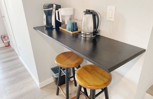 West Vancouver House | West Vancouver · Landmark View · Prime Location · 1BR Private Suite