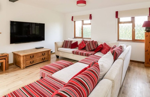 Horseheath Cottage | WEST VIEW COTTAGE, pet friendly in Linton, Cambridgeshire