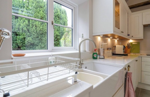 Feltwell Cottage | WEST VIEW, family friendly, character holiday cottage in Feltwell