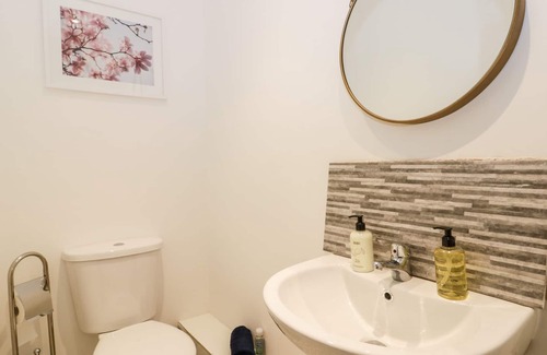 Full Sutton Cottage | WEST WING APARTMENT, romantic, with hot tub in Stamford Bridge