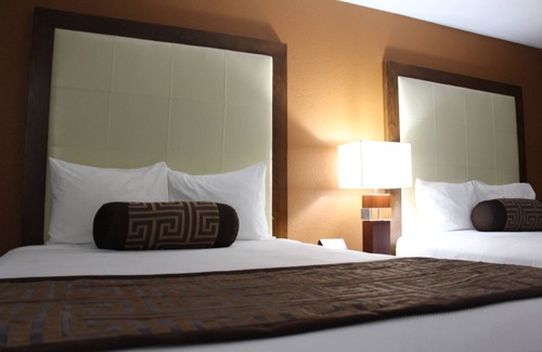 Centerville Hotel | Westbridge Inn & Suites