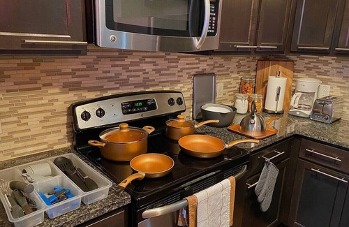 Woodlake - Briar Meadow Apartment | Westchase Long term Pool King Bed fully equipped