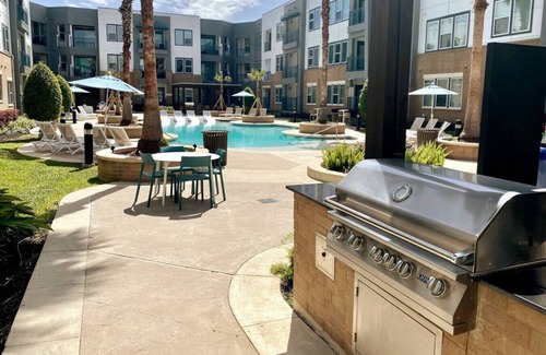 Woodlake - Briar Meadow Apartment | Westchase Modern 2B2B king Fully equipped