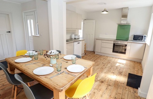 Anderby Creek Cottage | WESTCOTT, pet friendly, with open fire in Chapel St Leonards