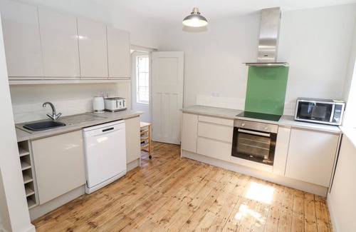 Anderby Creek Cottage | WESTCOTT, pet friendly, with open fire in Chapel St Leonards