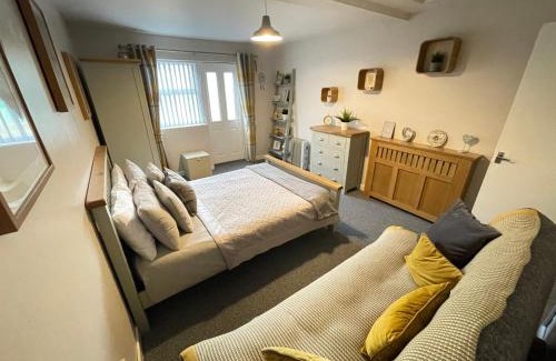 Brecon House | Westend Holiday Let 2 Brecon