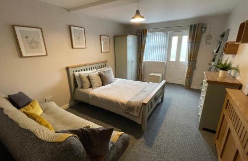 Brecon House | Westend Holiday Let 2 Brecon