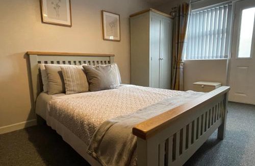 Brecon House | Westend Holiday Let 2 Brecon