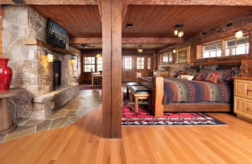 White Lake Resort | Western Barn Suite @ Driftwood Ranch - a Horse and Cattle Ranch - White Lake, NY