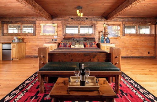 White Lake Resort | Western Barn Suite @ Driftwood Ranch - a Horse and Cattle Ranch - White Lake, NY