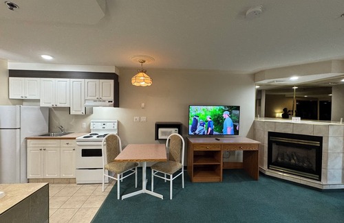 Whitecourt Hotel | Western Budget Whitecourt 1 & 2