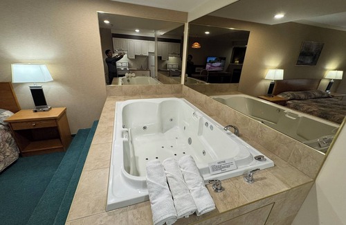 Whitecourt Hotel | Western Budget Whitecourt 1 & 2