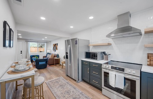 Regis Apartment | Western Charm w/Premium Bedding & Quiet Street - minutes from Tennyson!