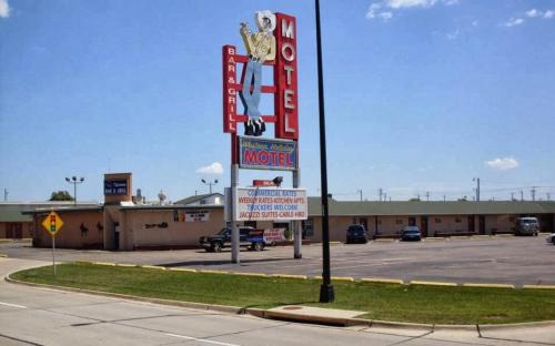 Wichita Hotel | Western Holiday Motel