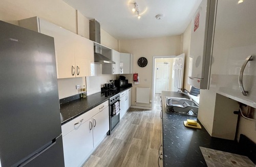 Crewe Apartment | Western House - By Sigma Stays