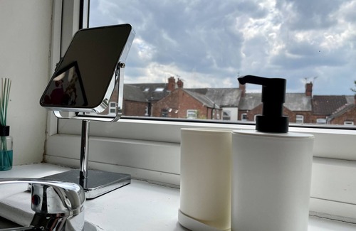Crewe Apartment | Western House - By Sigma Stays