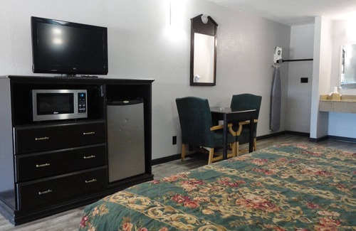 South Pensacola Hotel | Western Inn