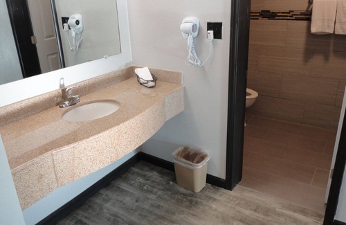 South Pensacola Hotel | Western Inn