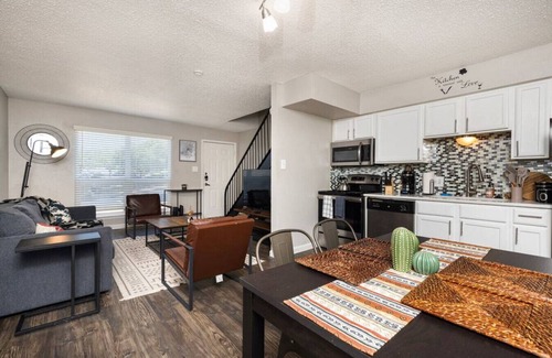 Fort Worth Apartment | Western Modern 2 Story Townhome - Pool, Gym, Park