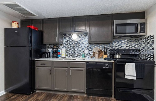 Fort Worth Apartment | Western Modern 2 Story Loft: Pool, Gym, Biz Center