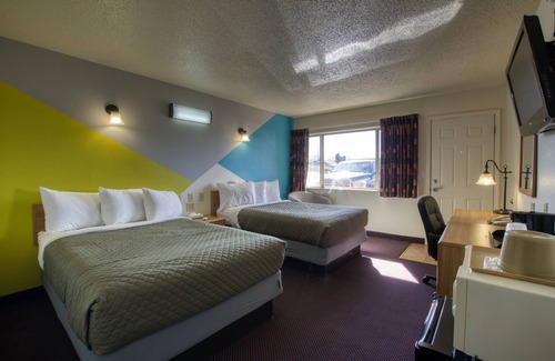 Shamrock Hotel | Western Motel