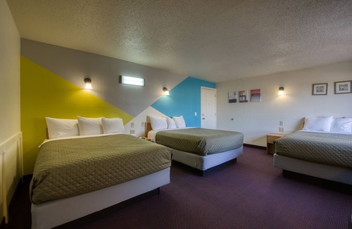 Shamrock Hotel | Western Motel
